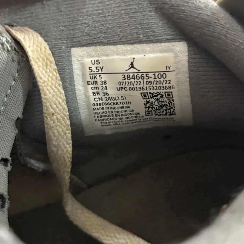 Air Jordan 6 Retro Cool Grey White 2022 GS 5.5Y 384665-100